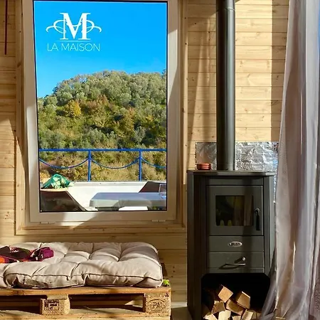 La Maison - Your For 4 Seasons Appartamento Golem (Tirana)