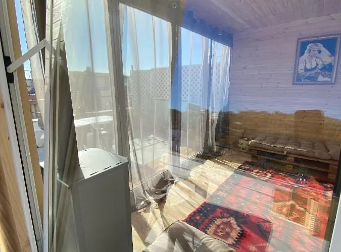 La Maison - Your For 4 Seasons Голем