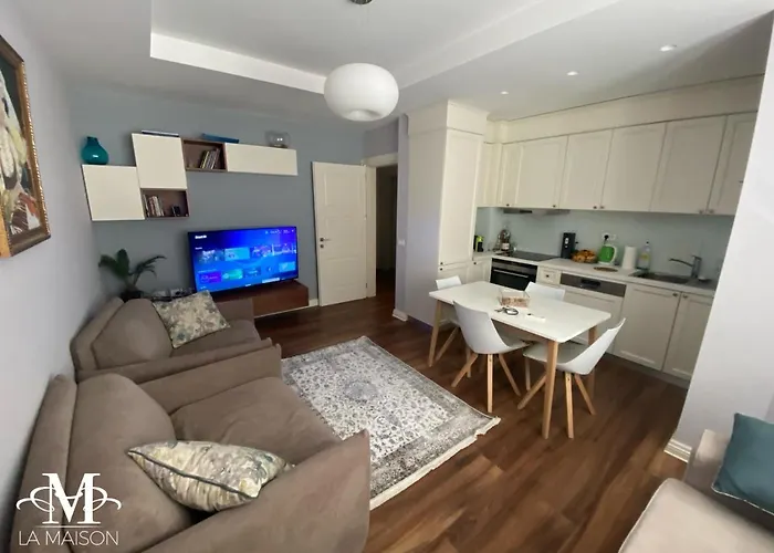 La Maison - Your For 4 Seasons * Golem (Tirana)